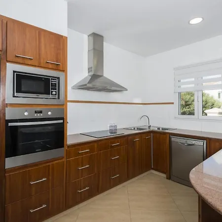Villa Cala'n Blanes Sleeps 8 With Pool Air Con And Wifi *