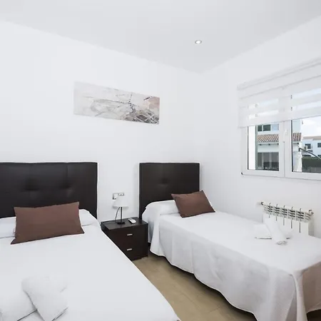 Cala'n Blanes Sleeps 8 With Pool Air Con And Wifi *
